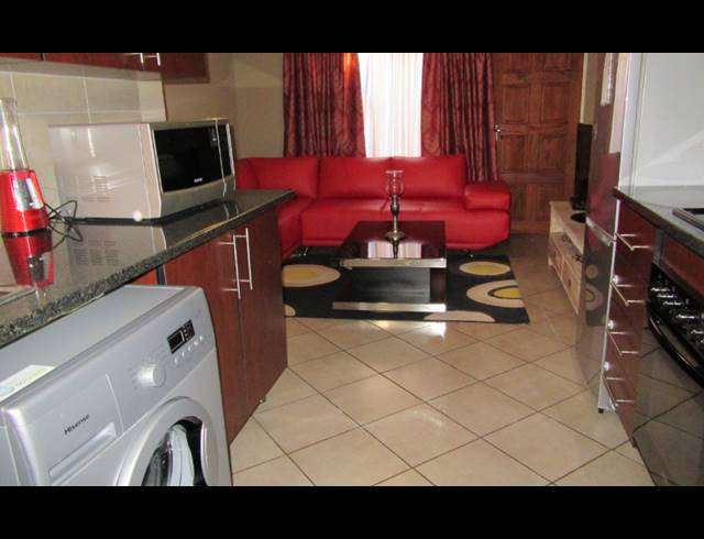 2 BEDROOM TOWNHOUSE FOR SALE IN ALBERTSDAL